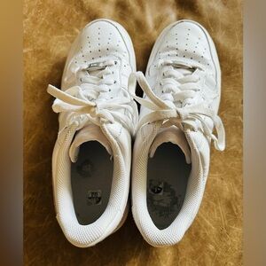 Men’s White Nike AirForce 1